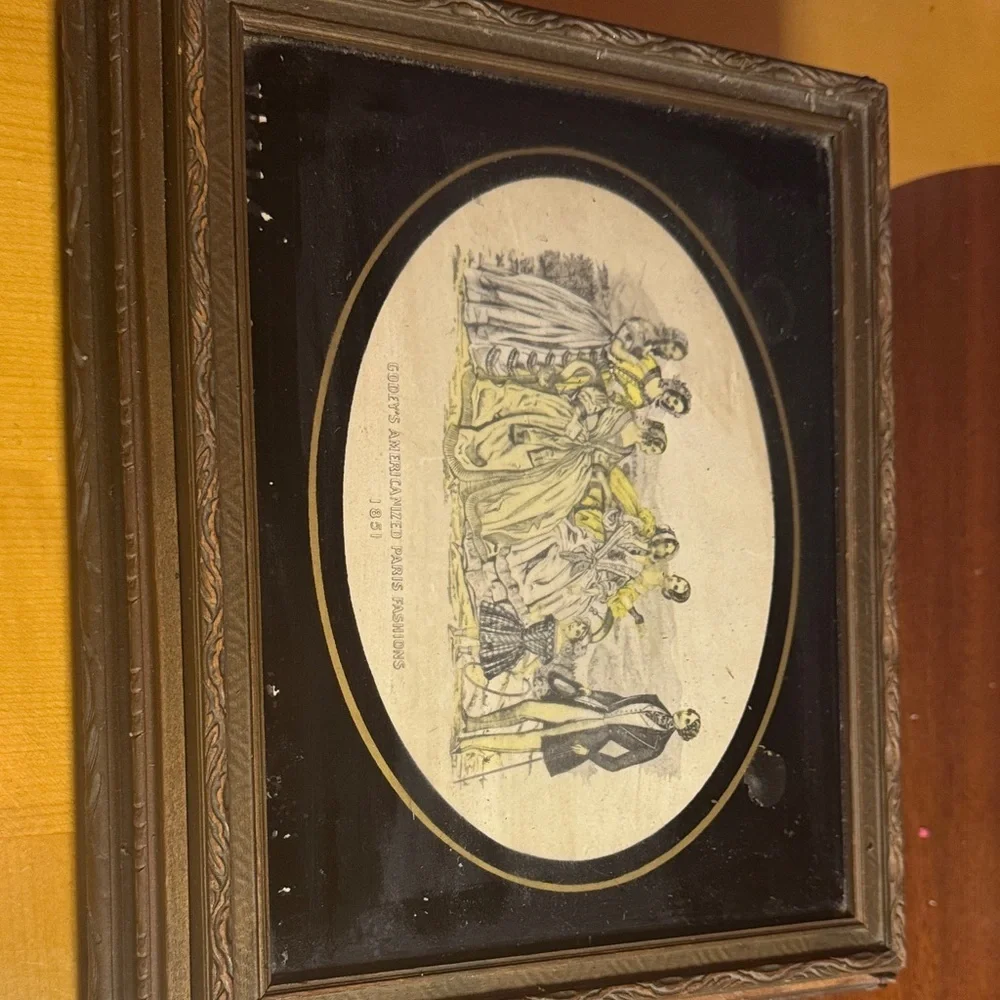 Vintage Framed Oval print in jewelery box